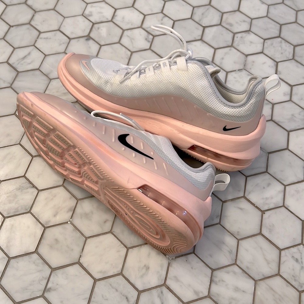 Nike Air coral
